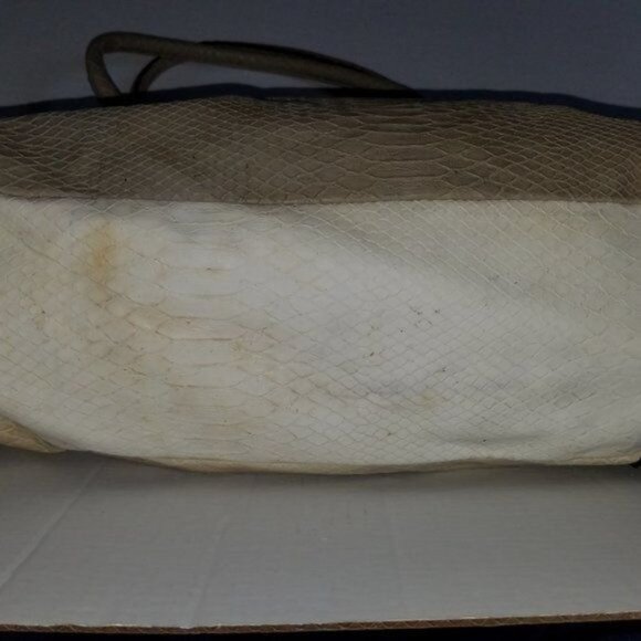 VINTAGE Guess Bag Vegan Leather Purse Shoulder Handbag Satchel WOMEN'S WOMAN'S - Picture 4 of 10